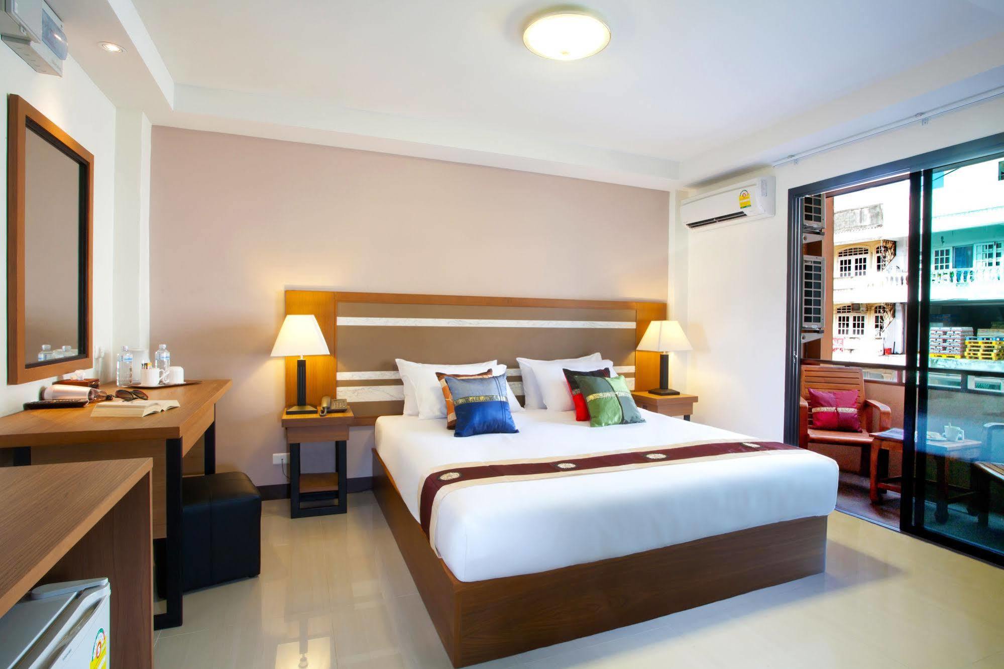 Апарт отель Patong Pool House Экстерьер фото